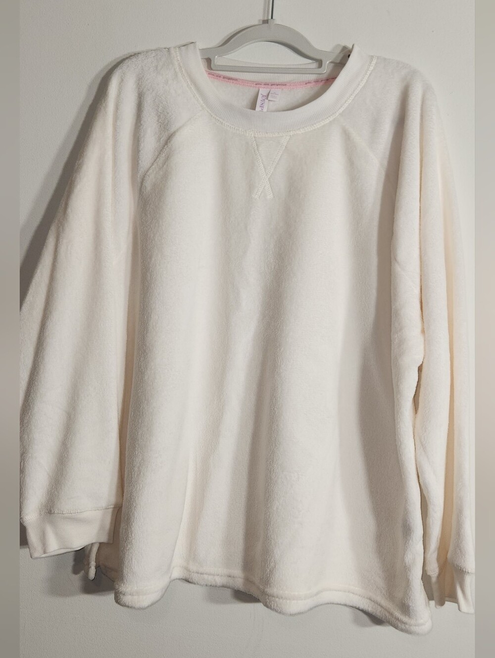 Women's Cream Crewneck Pullover Sweatshirt 3X. NWOT